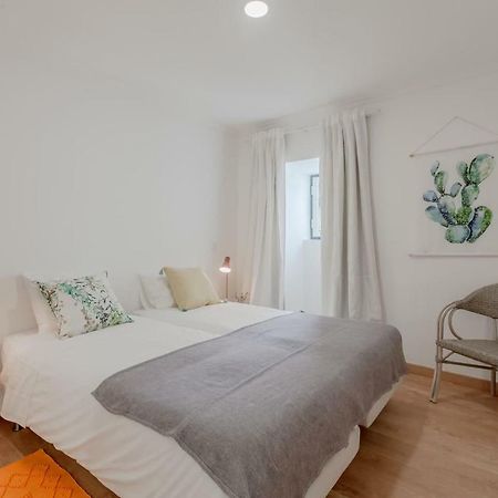 Bright & Spacious With Orange Tree Patio, By Timecooler リスボン エクステリア 写真